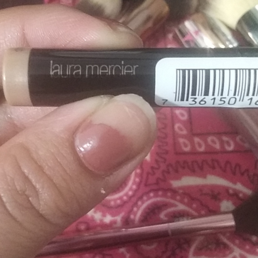 Laura mercies caviar shadow stick
